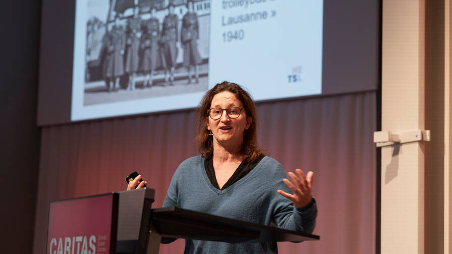 Carola Togni (HETSL Lausanne) a parlé des inégalités entre hommes et femmes dans les assurances sociales suisses.
