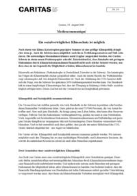 Nach einem von Klima-Katastrophen geprägten Sommer ist eine griffige Klimapolitik dringlicher denn je. Auch die Schweiz muss möglichst rasch ihren Treibhausgasausstoss auf Null reduzieren. Die notwendigen Massnahmen können sozial tragbar ausgestaltet werden, wie Caritas Schweiz in einem neuen Positionspapier schreibt. Entscheidend ist, dass Haushalte mit geringem Einkommen durch Klimaschutzmassnahmen finanziell nicht noch stärker belastet werden, sondern dass sie im Gegenteil die Möglichkeit erhalten, klimaschonend zu handeln.