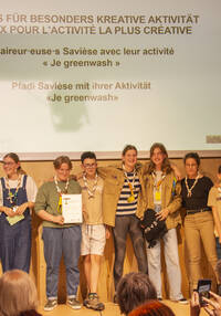 Les scouts St Germain de Savièse remportent le prix de l'activité particulièrement créative avec leur programme «Je pratique le greenwashing».