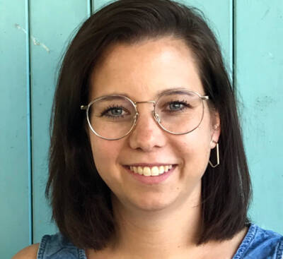 «Seeing how the refugee children smile when they are back at school after having to leave their country is a unique moment in my daily life as a teacher.» Emilie Romanens Amorn, teacher at the asylum centre Matran